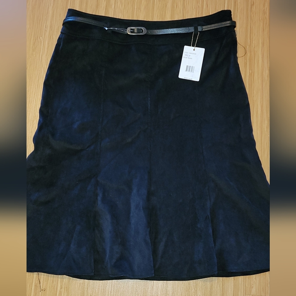 NWT Zac and Rachel velvet belted skirt. Size 16 black skirt and belt.